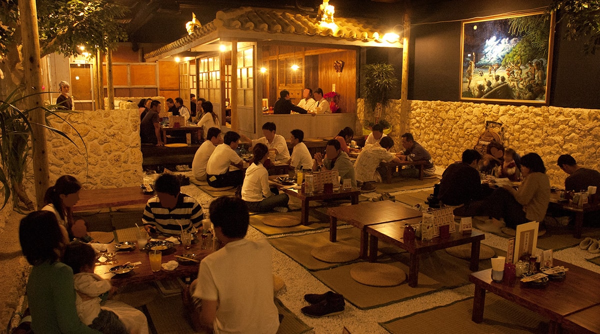 沖縄地料理 波照間 国際通り店の公式掲載写真